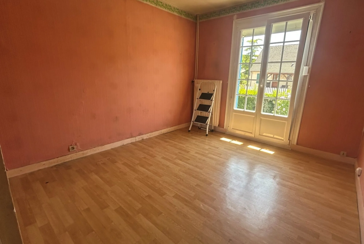Vente maison pavillon lumineux avec jardin à Verneuil près de Dormans 