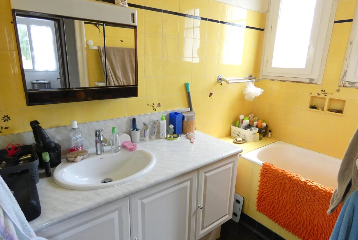 Maison 6 pièces avec jardin au Le Rouget (15) - Secteur résidentiel calme et proche commerce 
