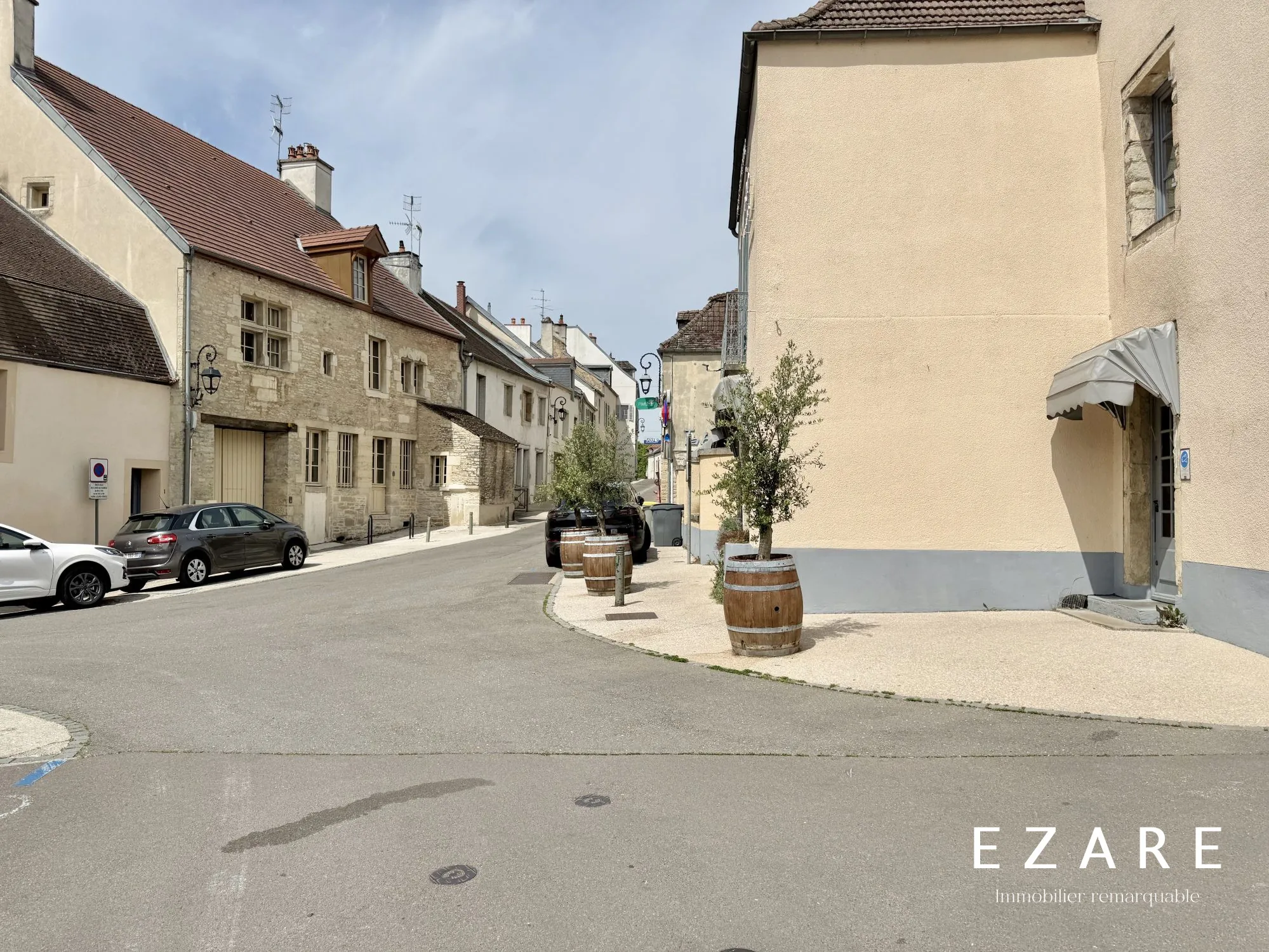 Charmante maison en pierre à Fontaine-lès-Dijon, cœur du vieux village 