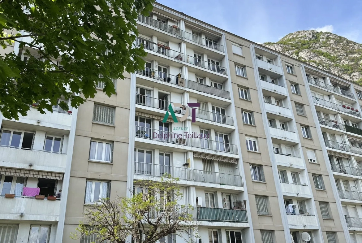 Appartement à vendre à Saint-Martin-le-Vinoux – 67,47 m² avec balcon et parking 