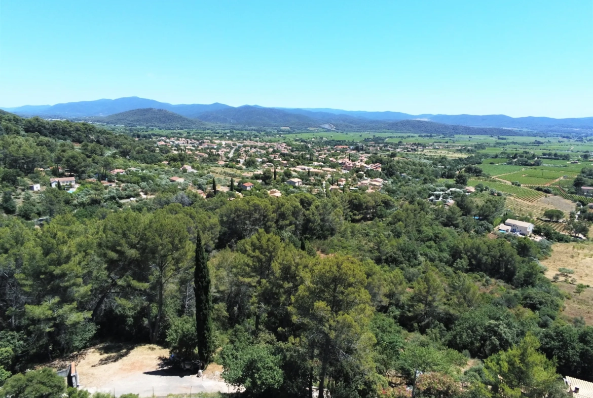 Terrain non constructible de 7358 m² avec vue à Puget-Ville 
