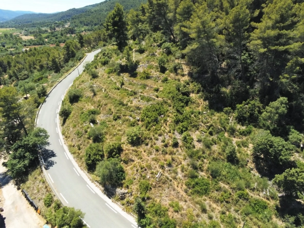 Terrain non constructible de 7358 m² avec vue à Puget-Ville