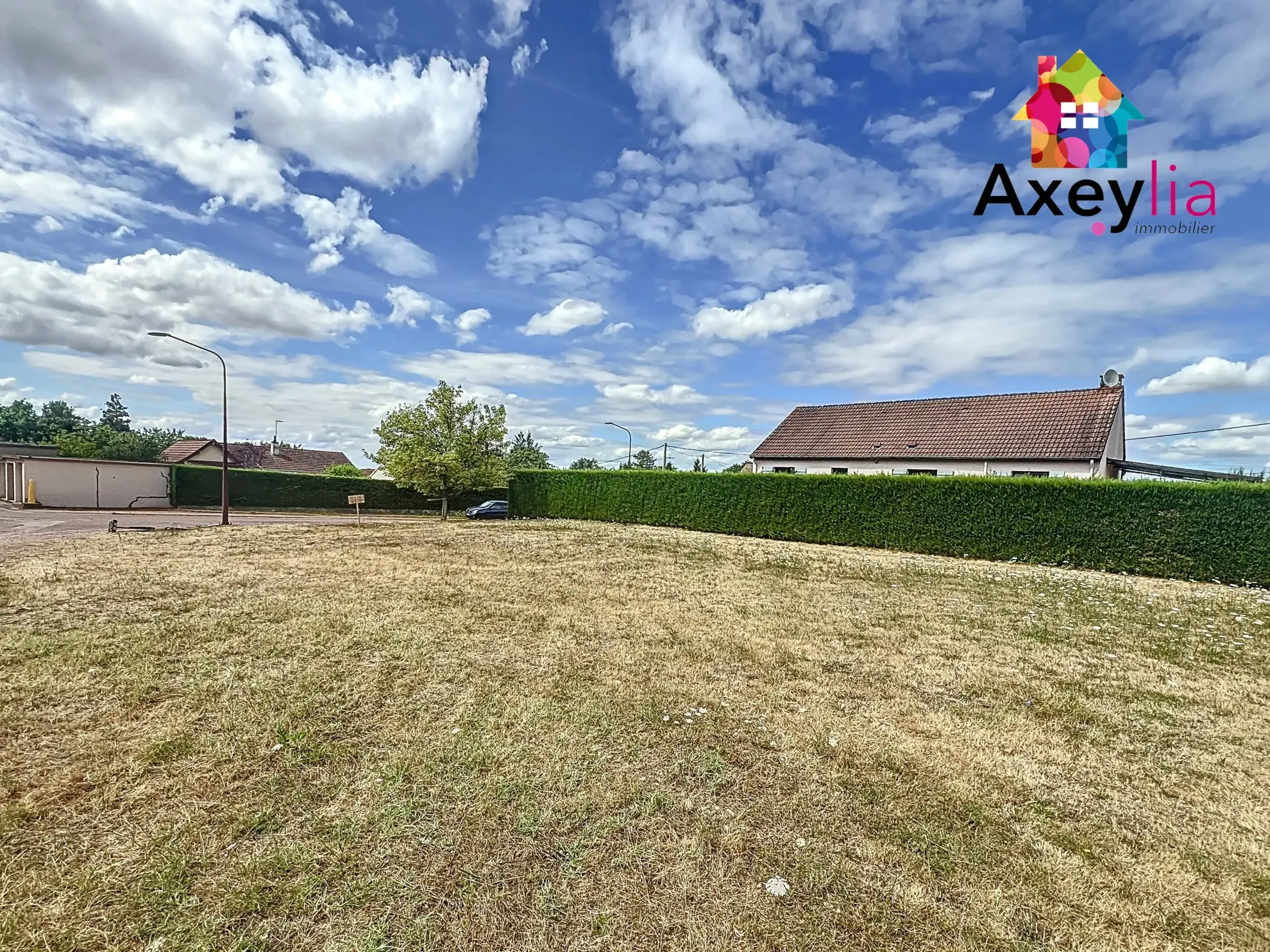 Terrain à bâtir de 1195 m² à Marcigny - Opportunité d'investissement 