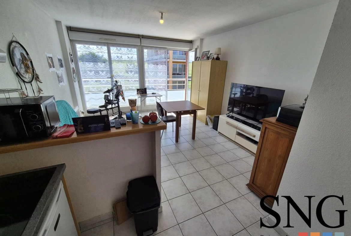 Appartement T1 à vendre avec parking et cave à Rouxmesnil-Bouteilles 
