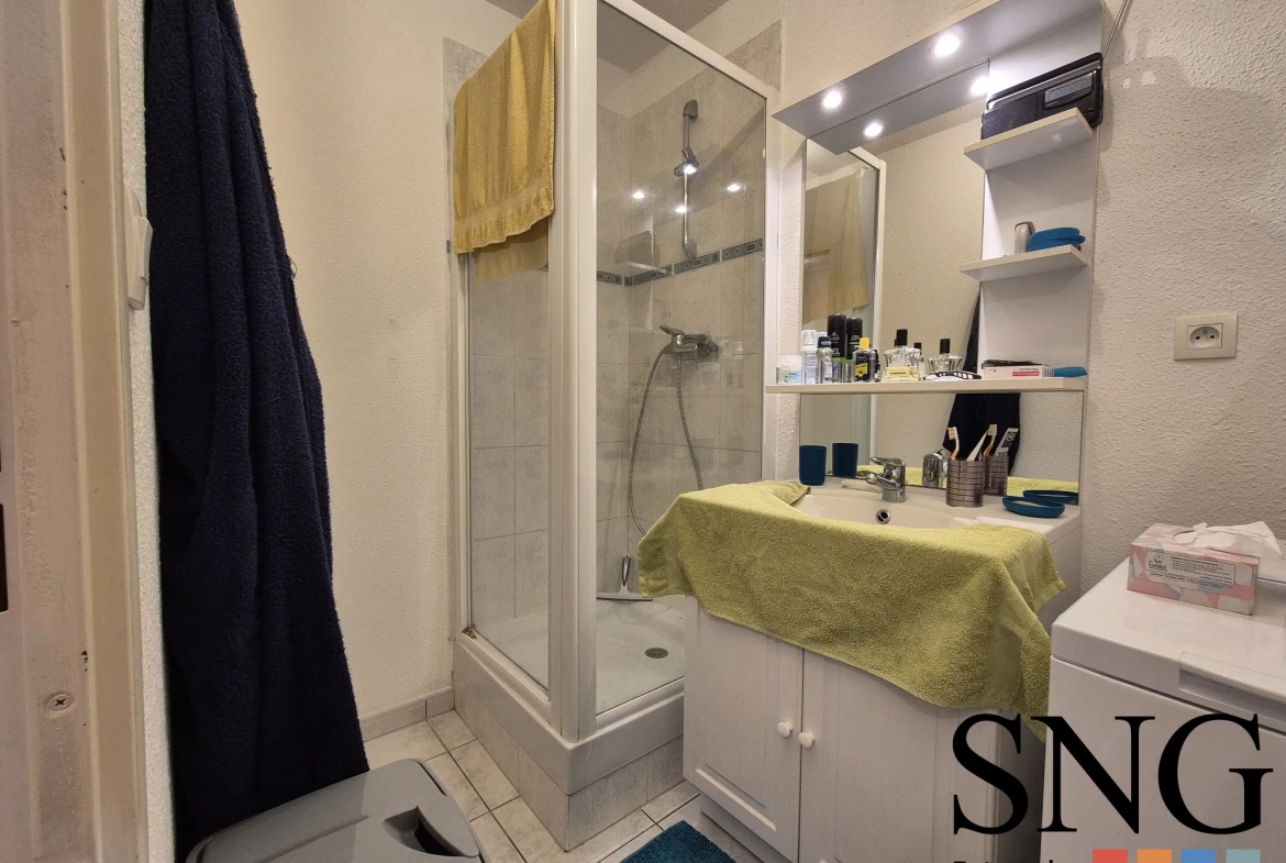 Appartement T1 à vendre avec parking et cave à Rouxmesnil-Bouteilles 