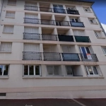 Appartement en Centre-ville de Commentry – 2 chambres, garage, cave