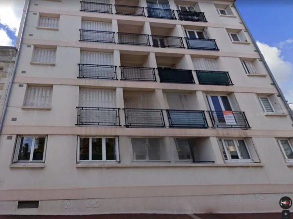 Appartement en Centre-ville de Commentry – 2 chambres, garage, cave