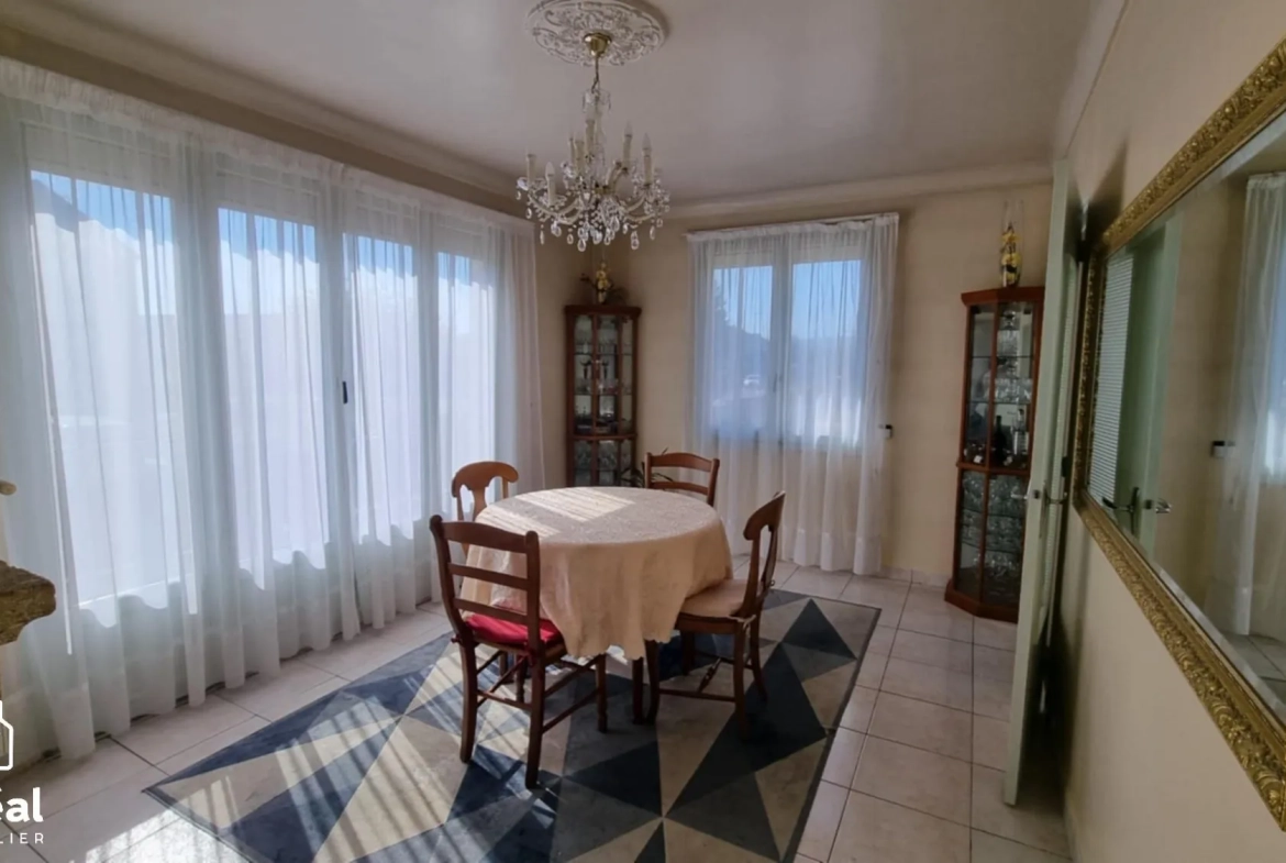 Maison semi plain-pied avec 4 chambres à Aubevoye - Centre ville 
