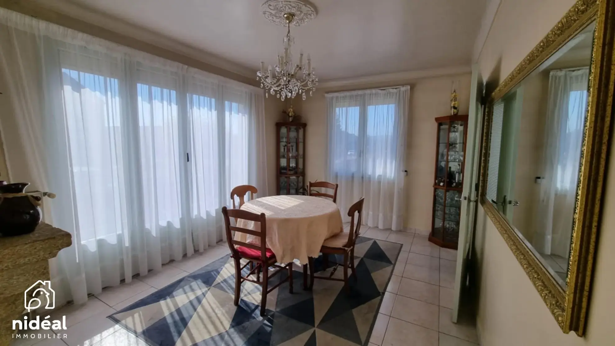 Maison semi plain-pied avec 4 chambres à Aubevoye - Centre ville 