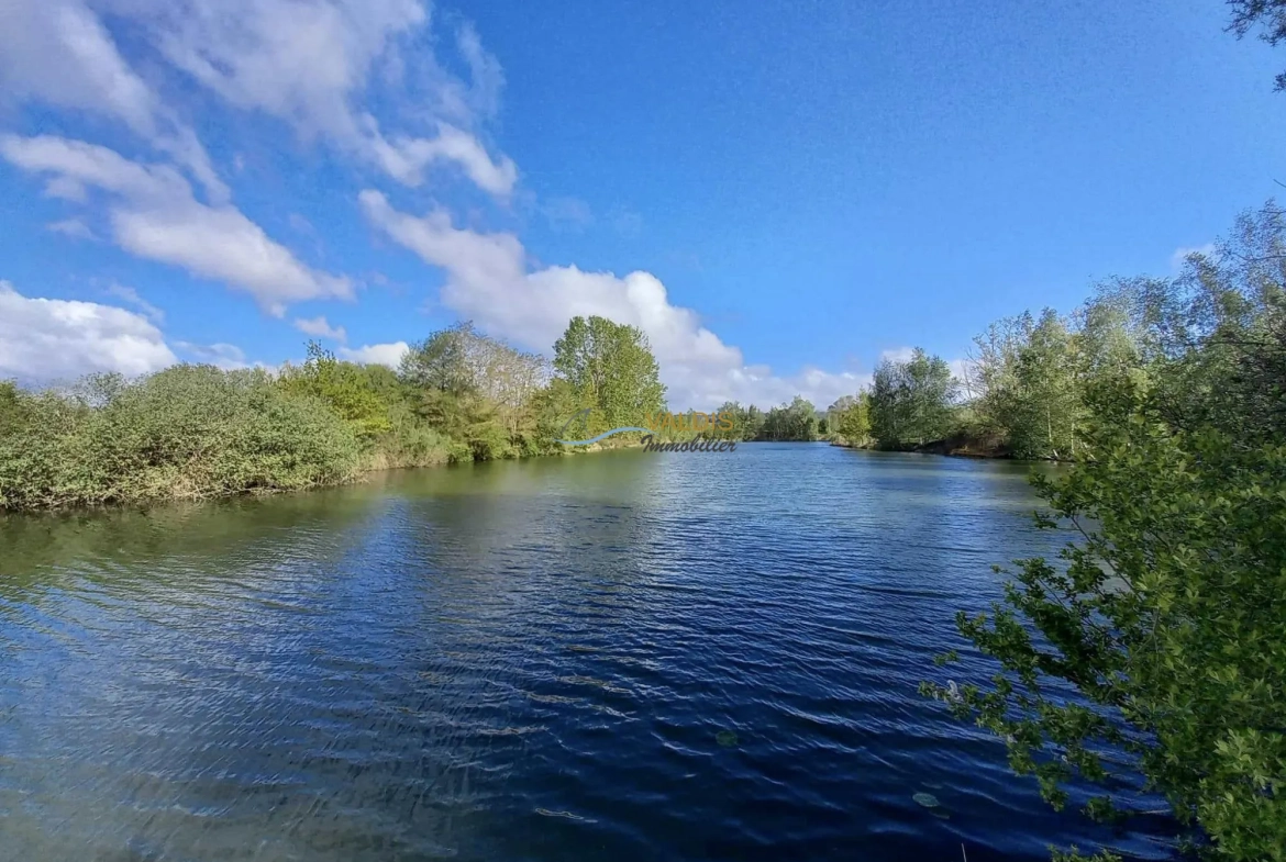 Terrain de 2,2 hectares avec étangs à Bucy-le-Long, idéal pour la détente et la pêche 