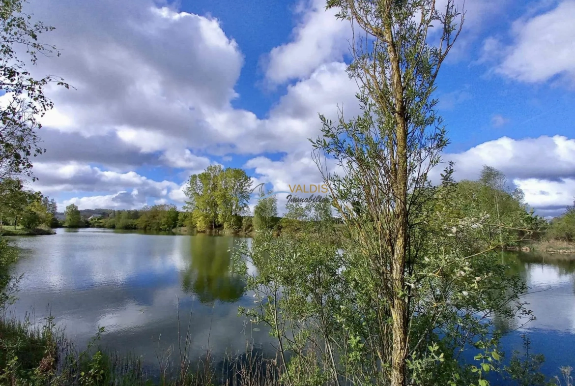 Terrain de 2,2 hectares avec étangs à Bucy-le-Long, idéal pour la détente et la pêche 