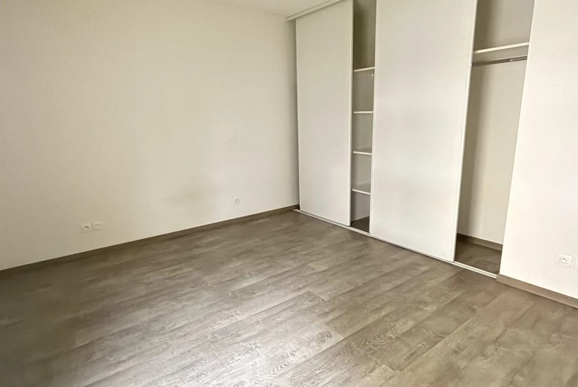 A vendre appartement T2 de 41,71 m² à Bégles proche tram et commerces 