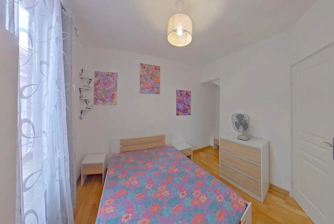 Maison de courée entièrement rénovée avec 3 chambres à Roubaix 