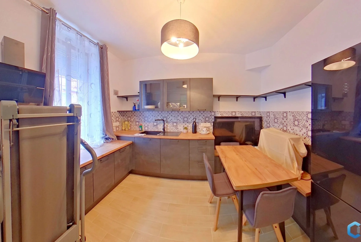 Maison de courée entièrement rénovée avec 3 chambres à Roubaix 