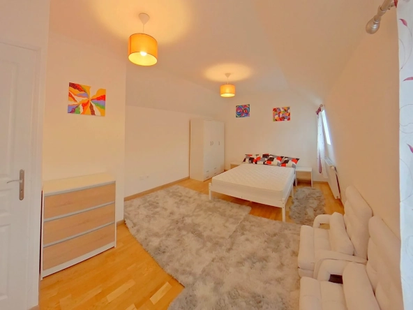 Maison de courée entièrement rénovée avec 3 chambres à Roubaix