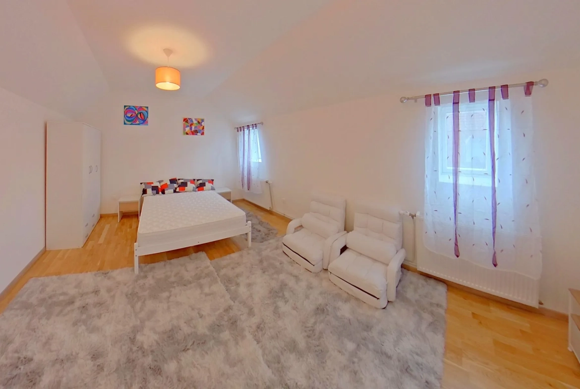 Maison de courée entièrement rénovée avec 3 chambres à Roubaix 