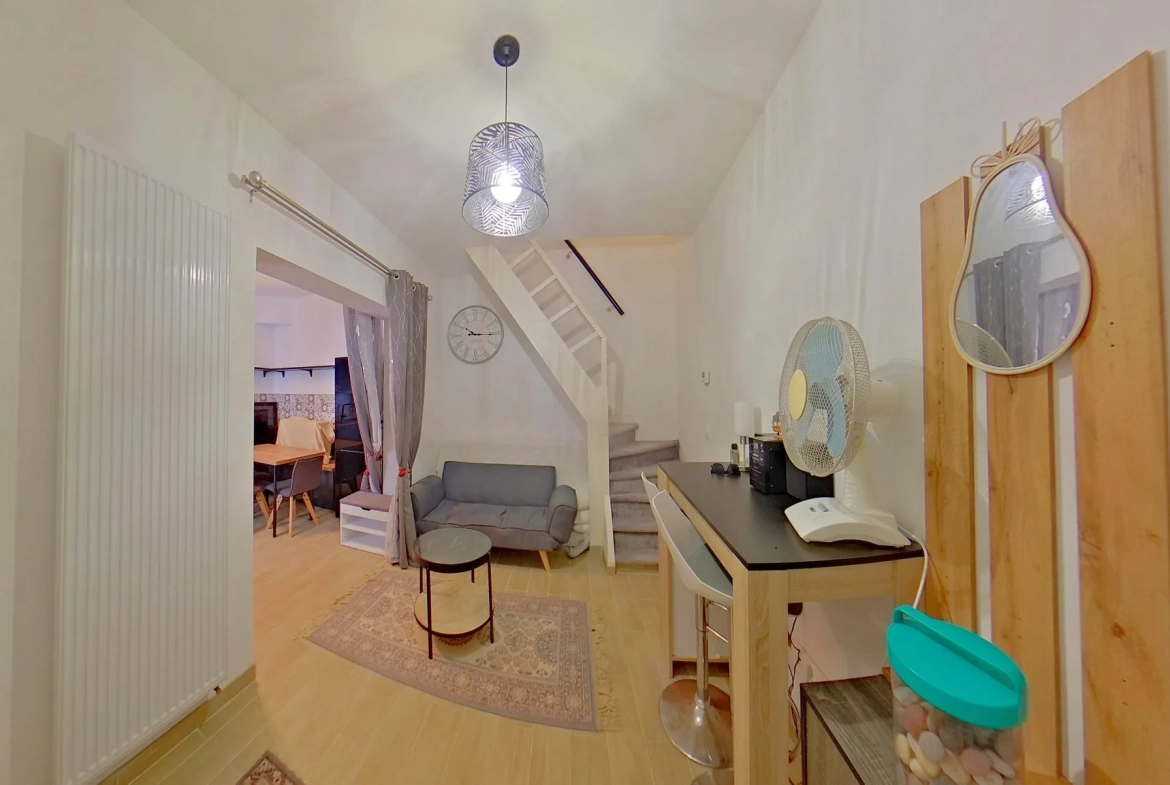 Maison de courée entièrement rénovée avec 3 chambres à Roubaix 