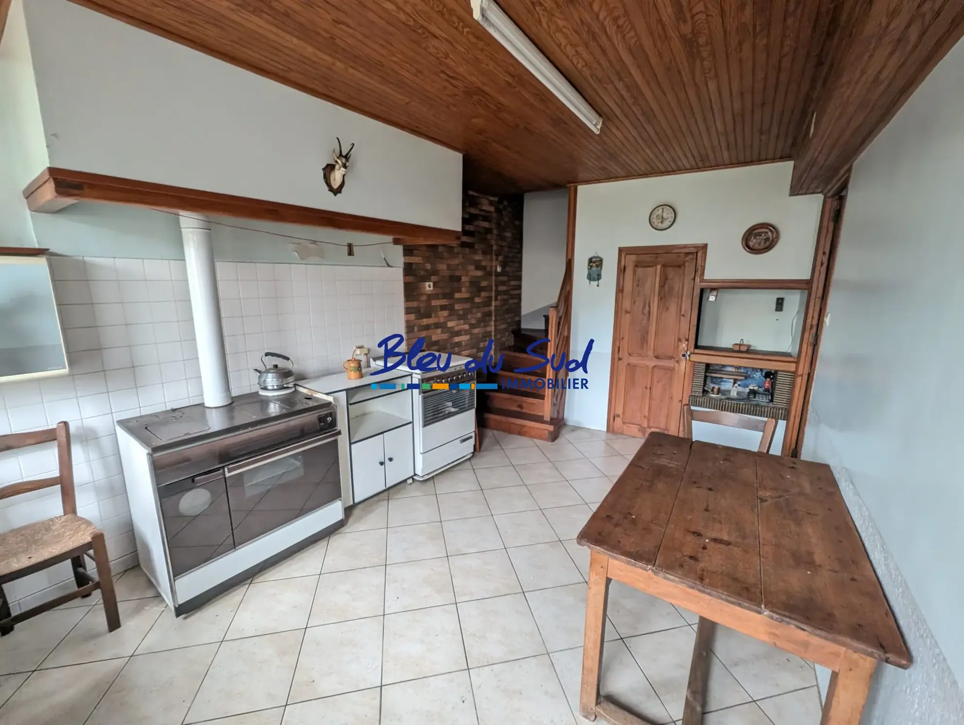 Maison de village lumineuse avec caves à Fuilla, projet de rénovation 