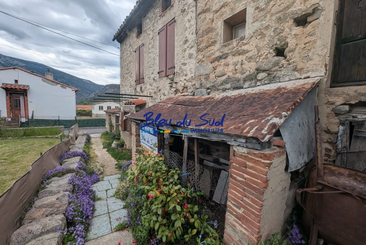 Maison de village lumineuse avec caves à Fuilla, projet de rénovation 