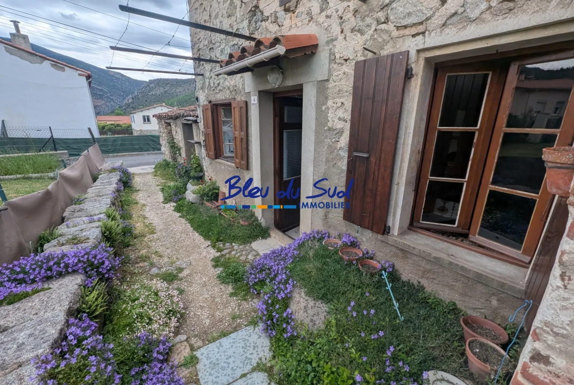 Maison de village lumineuse avec caves à Fuilla, projet de rénovation 