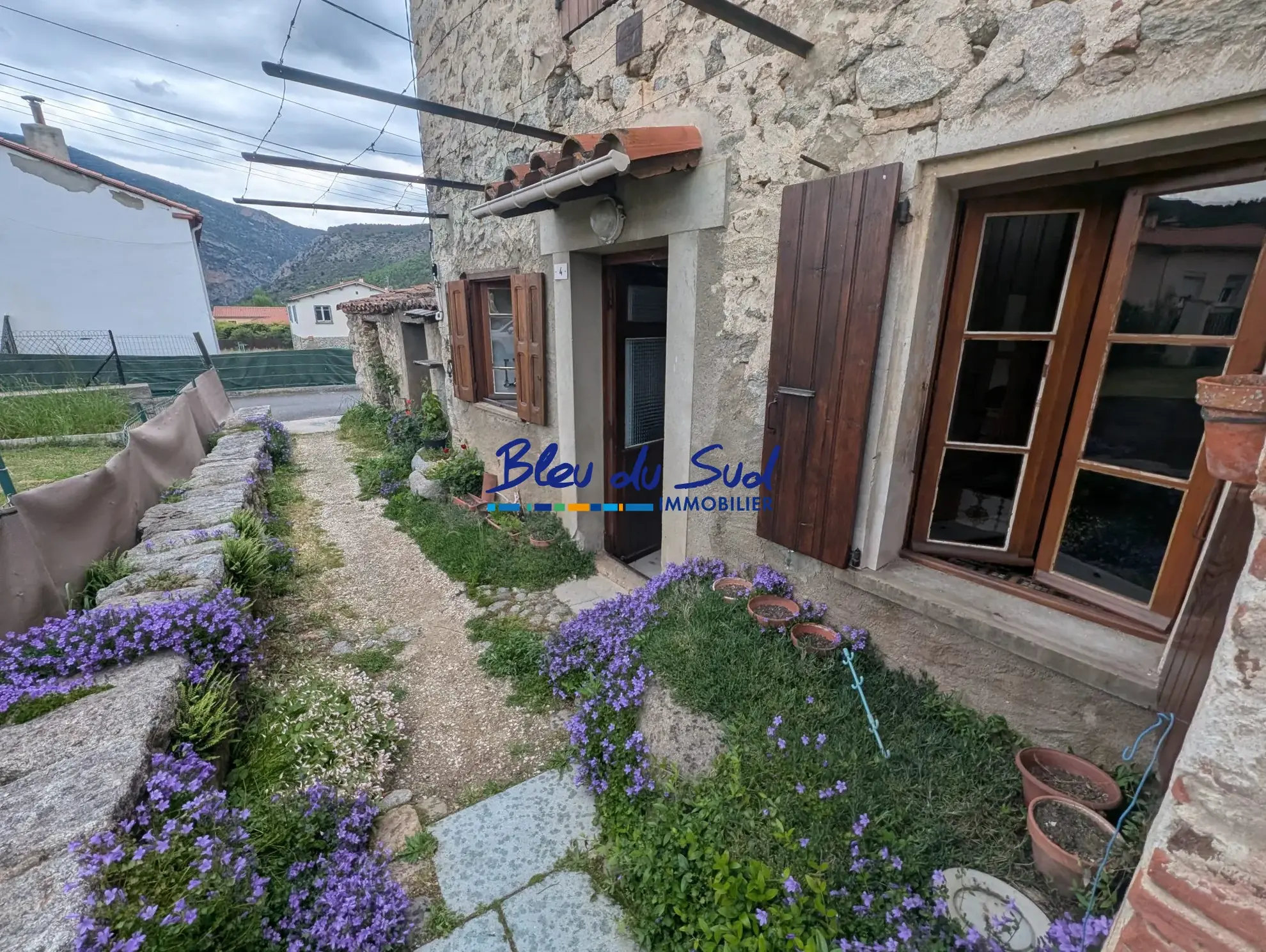 Maison de village lumineuse avec caves à Fuilla, projet de rénovation 