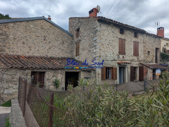 Maison de village lumineuse avec caves à Fuilla, projet de rénovation