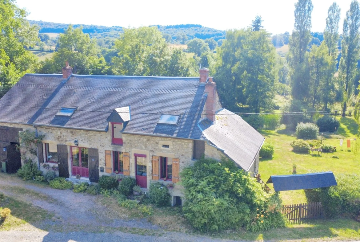 Longère morvandelle 187 m² avec terrain de 6381 m² à Villapourçon 