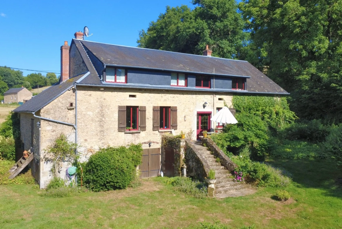 Longère morvandelle 187 m² avec terrain de 6381 m² à Villapourçon 