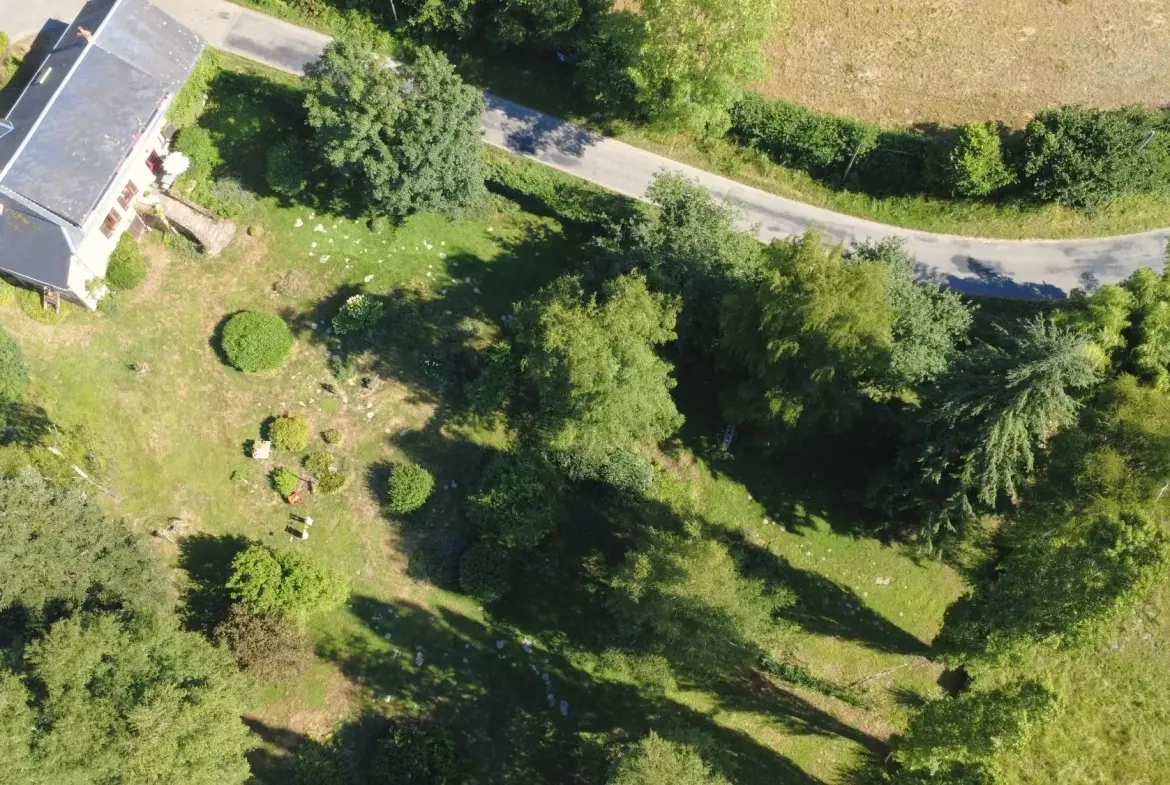 Longère morvandelle 187 m² avec terrain de 6381 m² à Villapourçon 