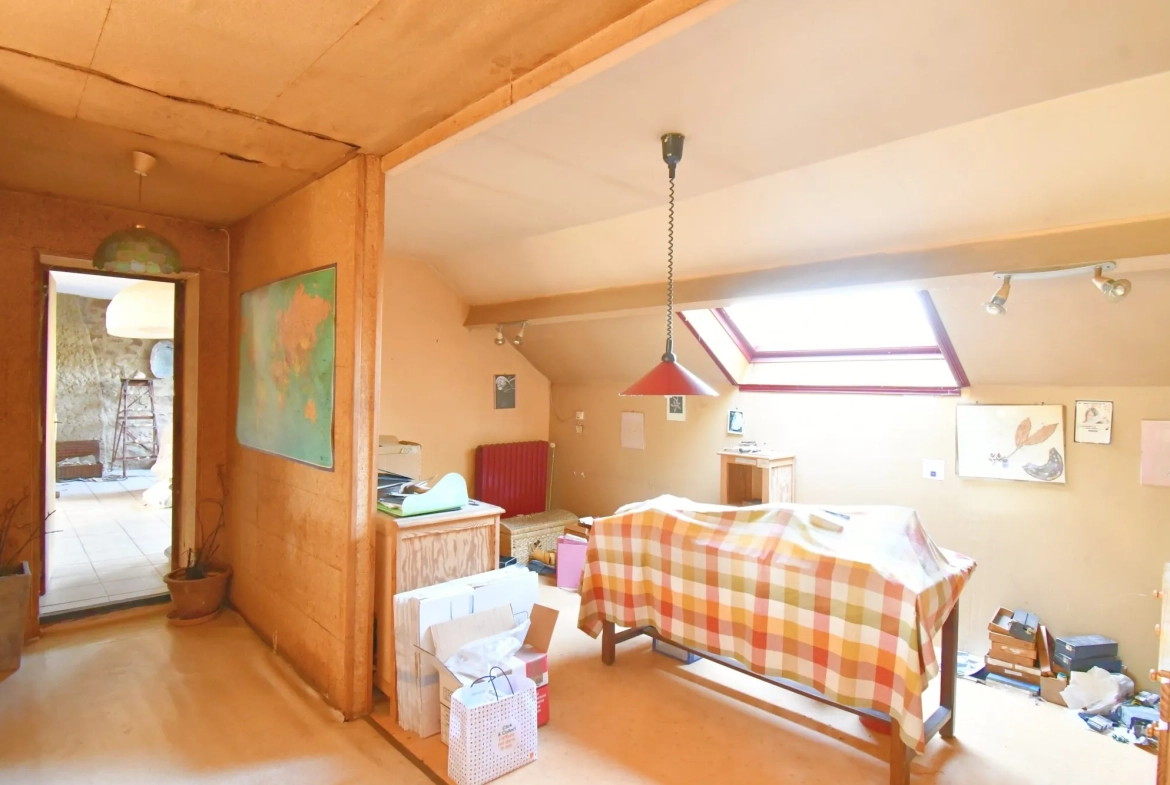 Longère morvandelle 187 m² avec terrain de 6381 m² à Villapourçon 