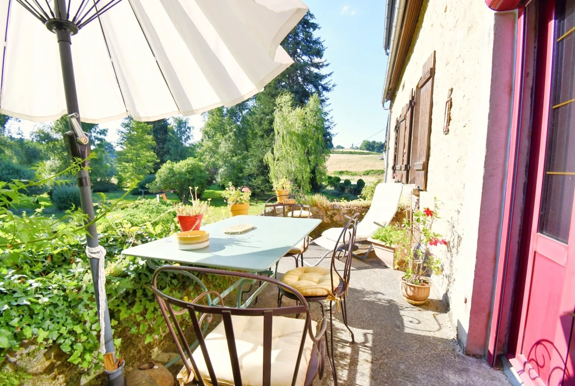 Longère morvandelle 187 m² avec terrain de 6381 m² à Villapourçon 