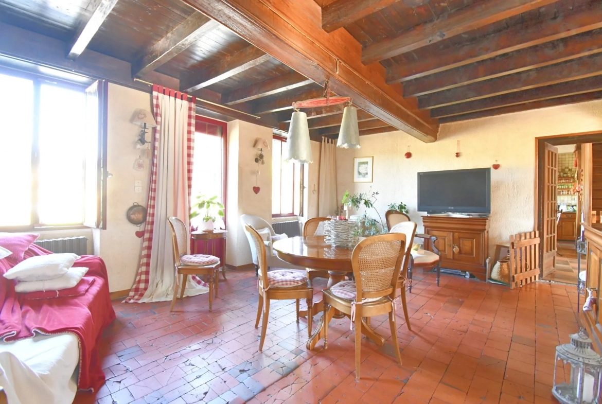 Longère morvandelle 187 m² avec terrain de 6381 m² à Villapourçon 