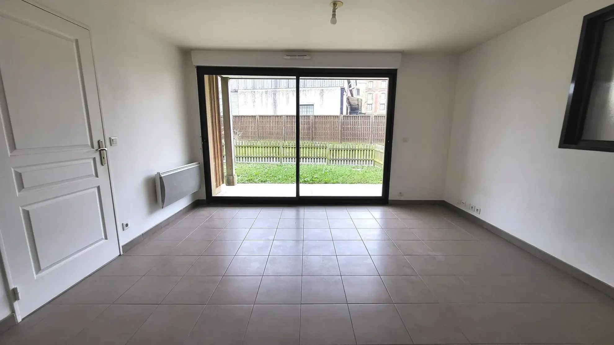 Charmant appartement 2 pièces avec jardin à Plaisir proche gare et commerces 