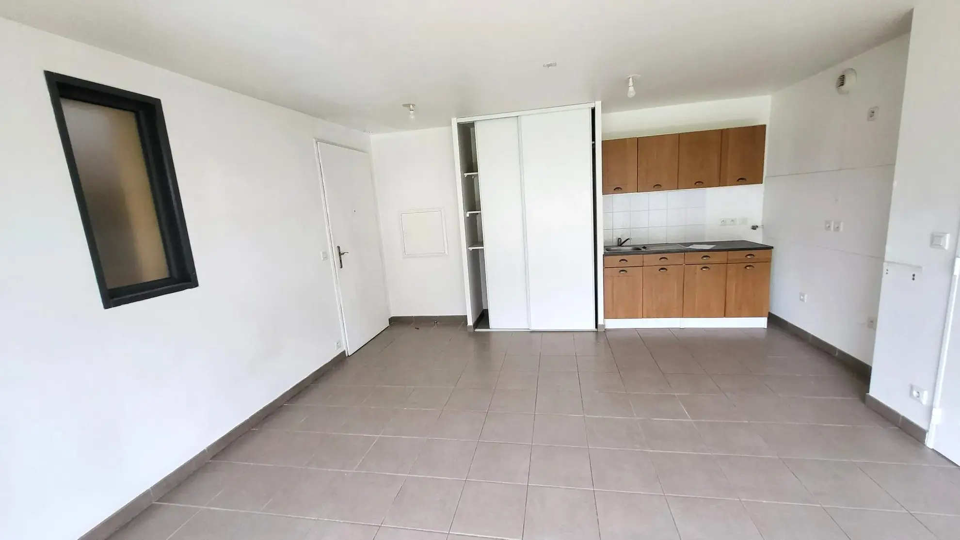 Charmant appartement 2 pièces avec jardin à Plaisir proche gare et commerces 
