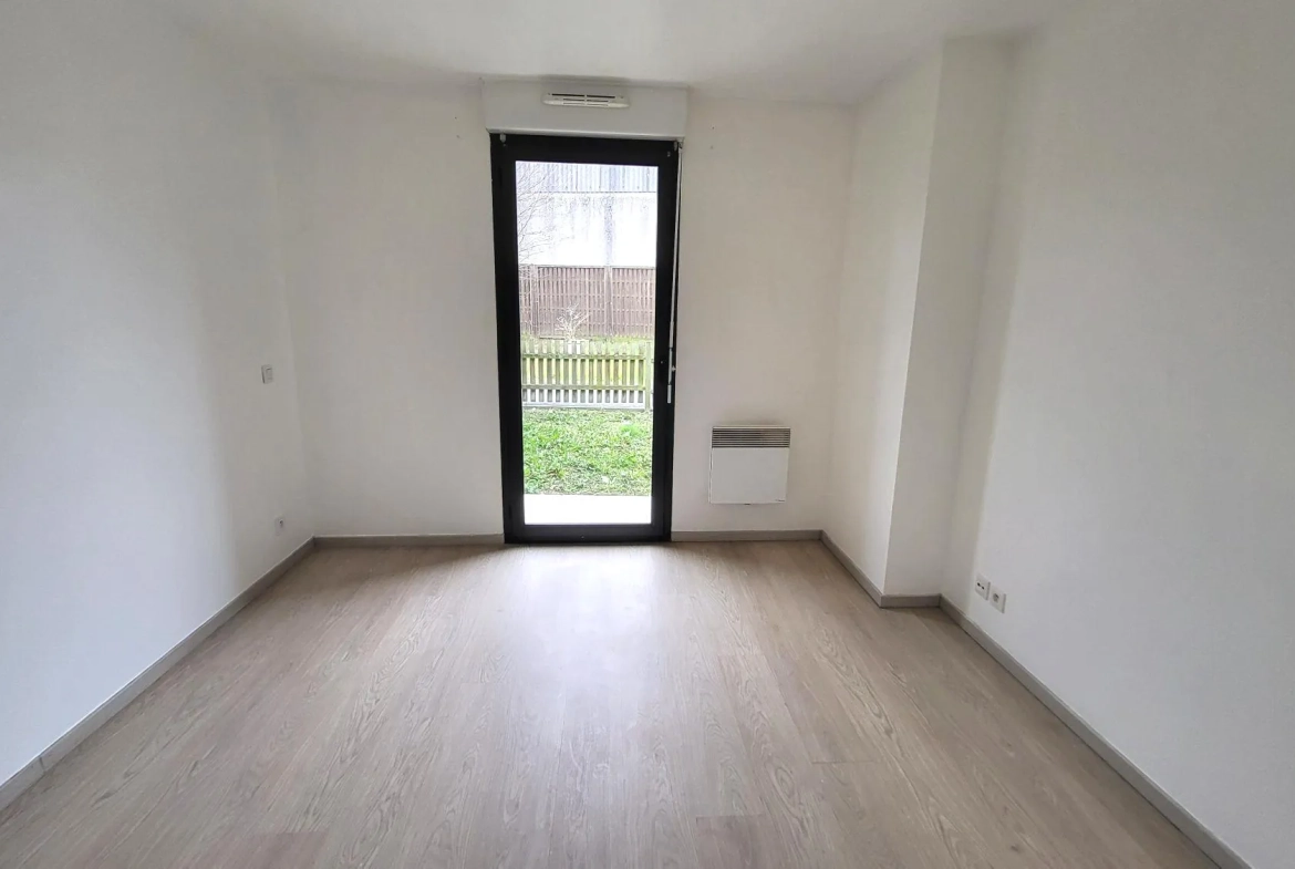 Charmant appartement 2 pièces avec jardin à Plaisir proche gare et commerces 