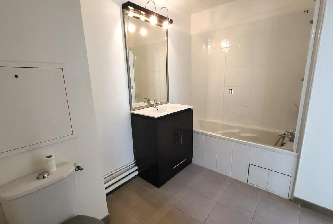 Charmant appartement 2 pièces avec jardin à Plaisir proche gare et commerces 