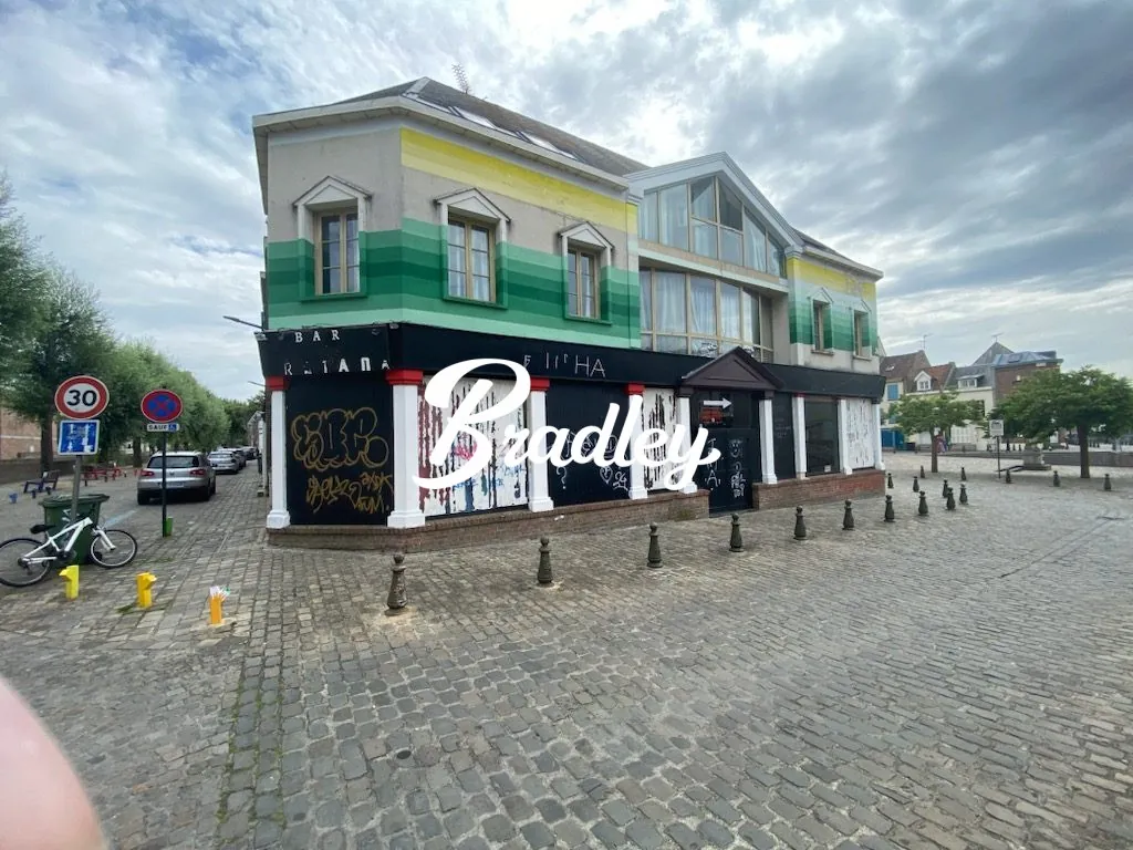 Murs commerciaux pour activité de restauration à Amiens - 157 m² 