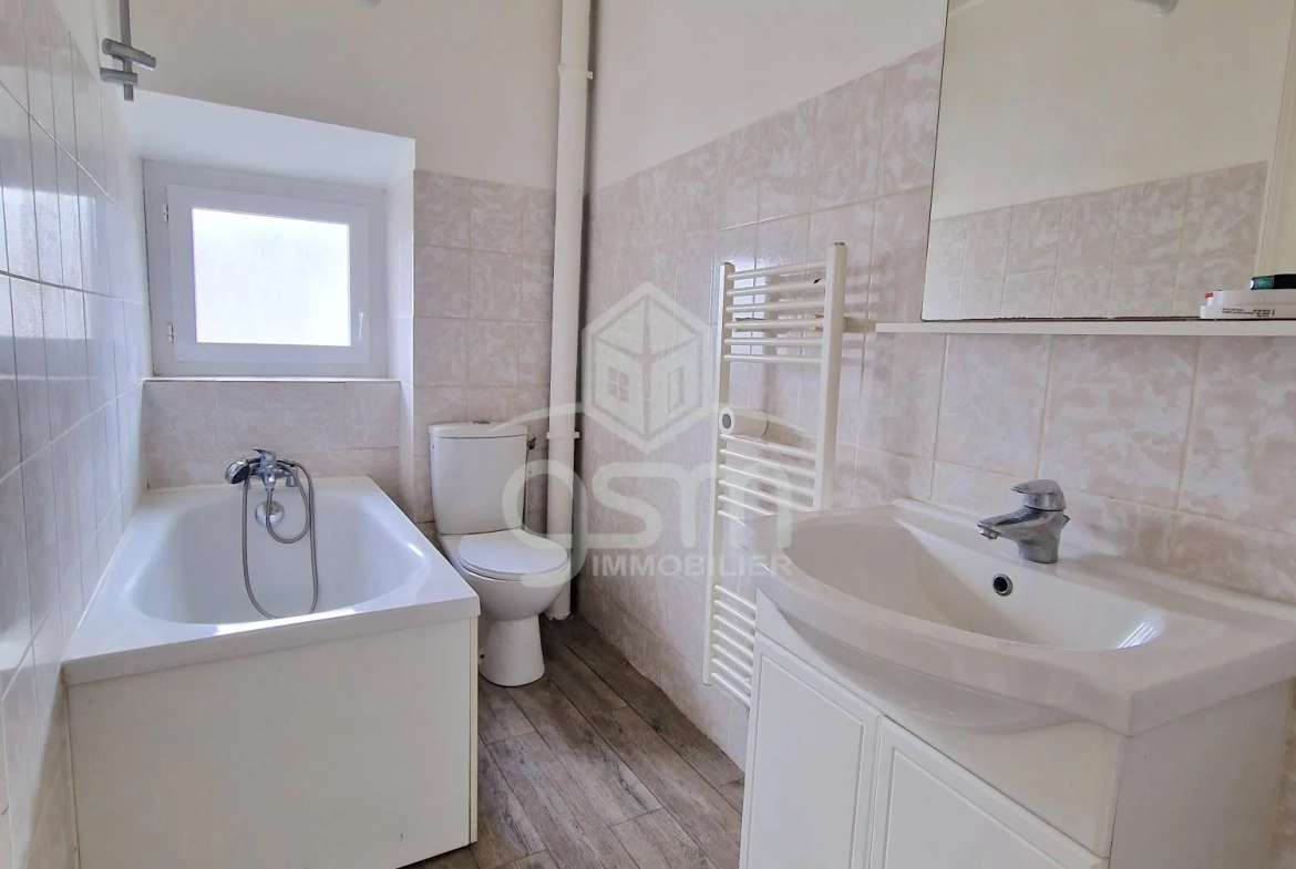 Maison de ville à Monts avec deux appartements indépendants - Investissement ou habitation 