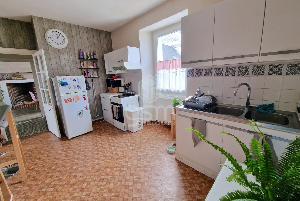 Maison de ville à Monts avec deux appartements indépendants - Investissement ou habitation 