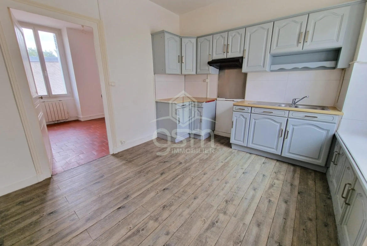 Maison de ville à Monts avec deux appartements indépendants - Investissement ou habitation 