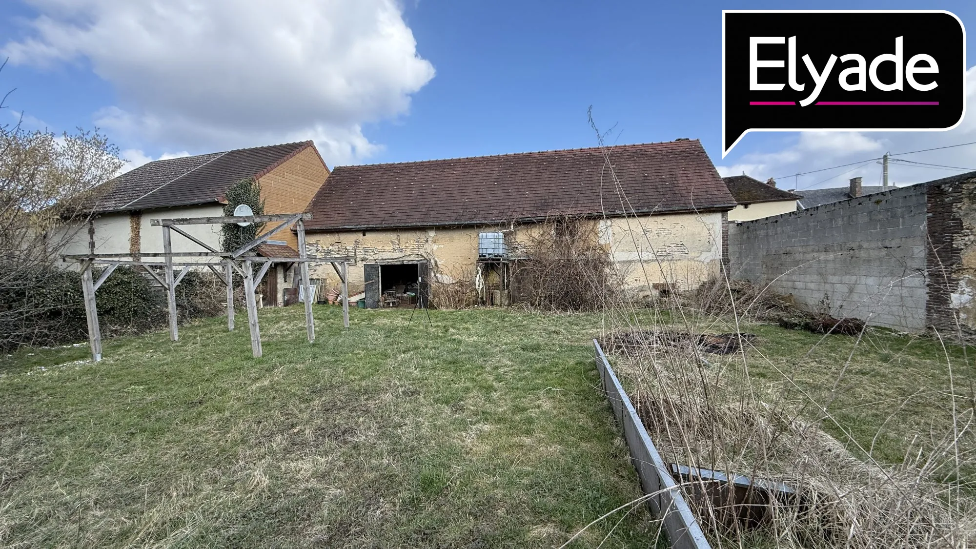 Jardin Maison à vendre à Saint Mards en Othe - 139 m², 3 chambres, emplacement central 