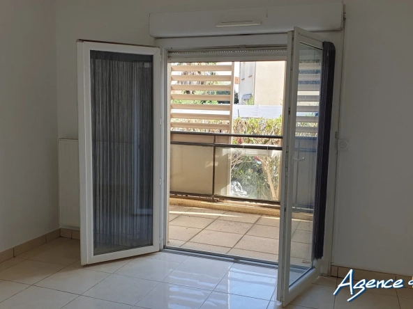 Appartement T1 avec terrasse et parking à Saint-Laurent-de-la-Salanque