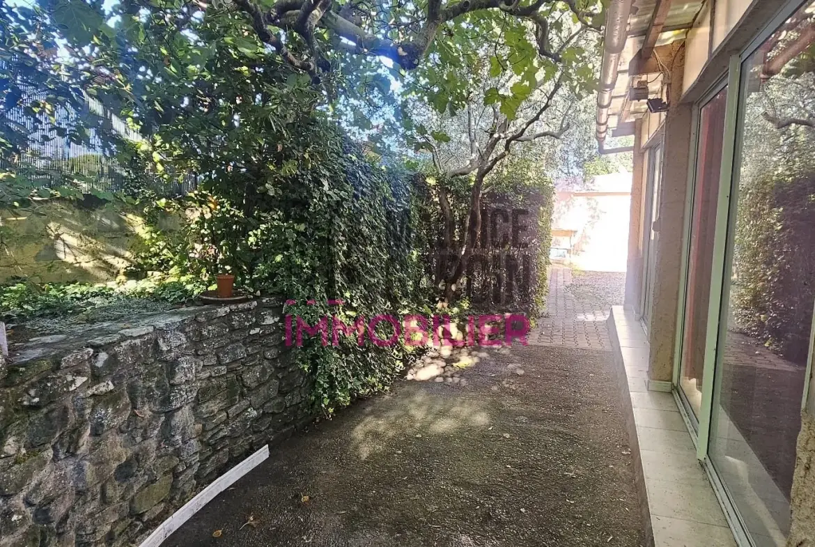 Maison en viager occupé à vendre à Carpentras, 4 chambres, jardin, investissez durablement 