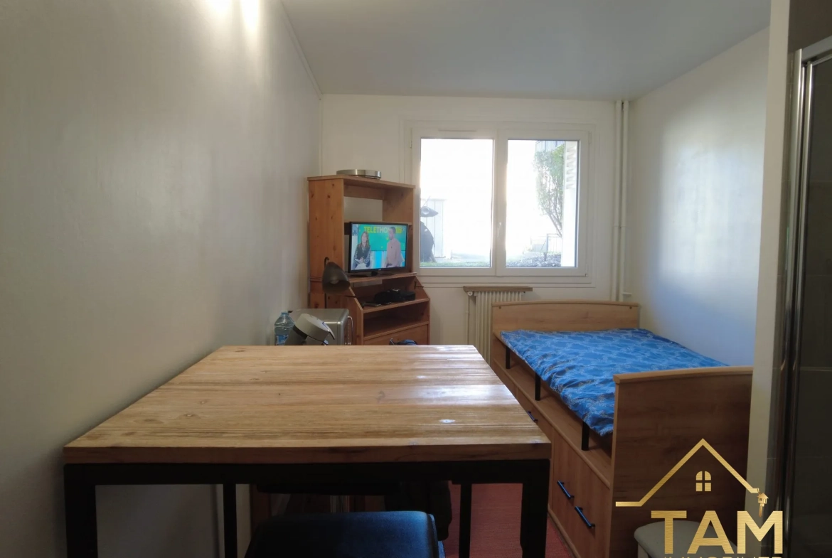 Studio loué à Versailles - Opportunité d'investissement immobilier 