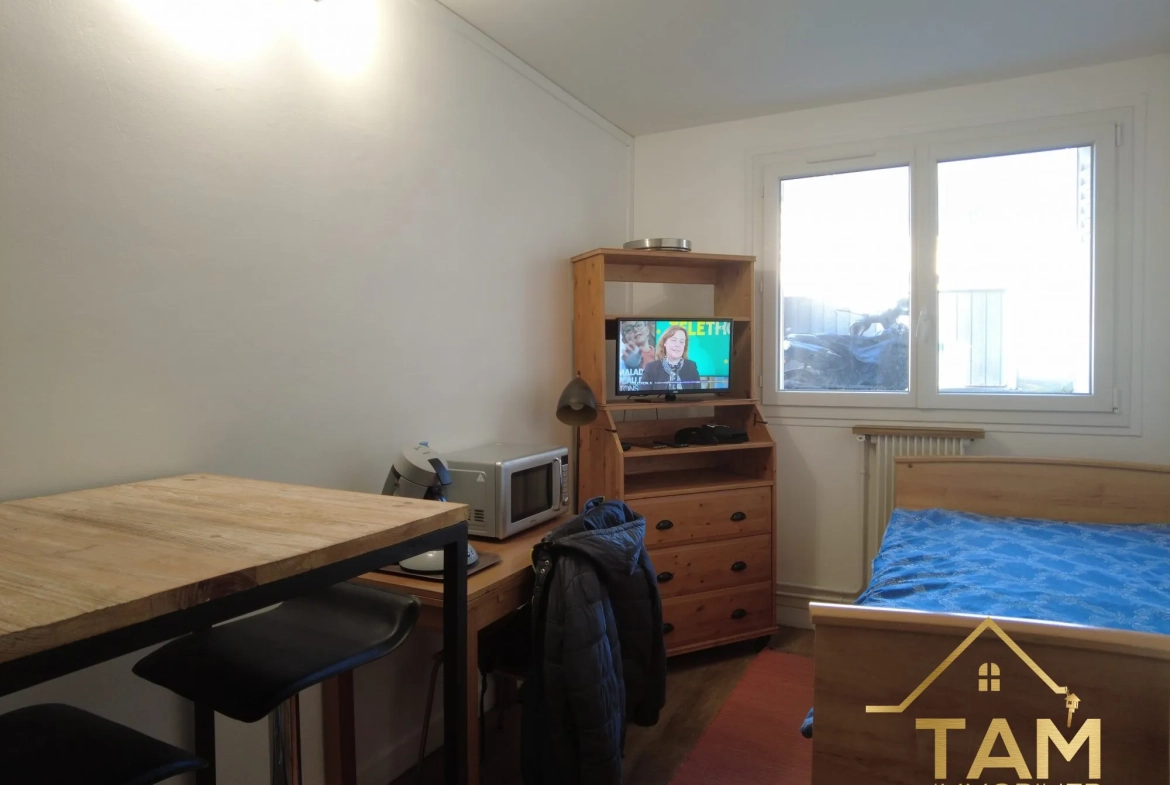 Studio loué à Versailles - Opportunité d'investissement immobilier 
