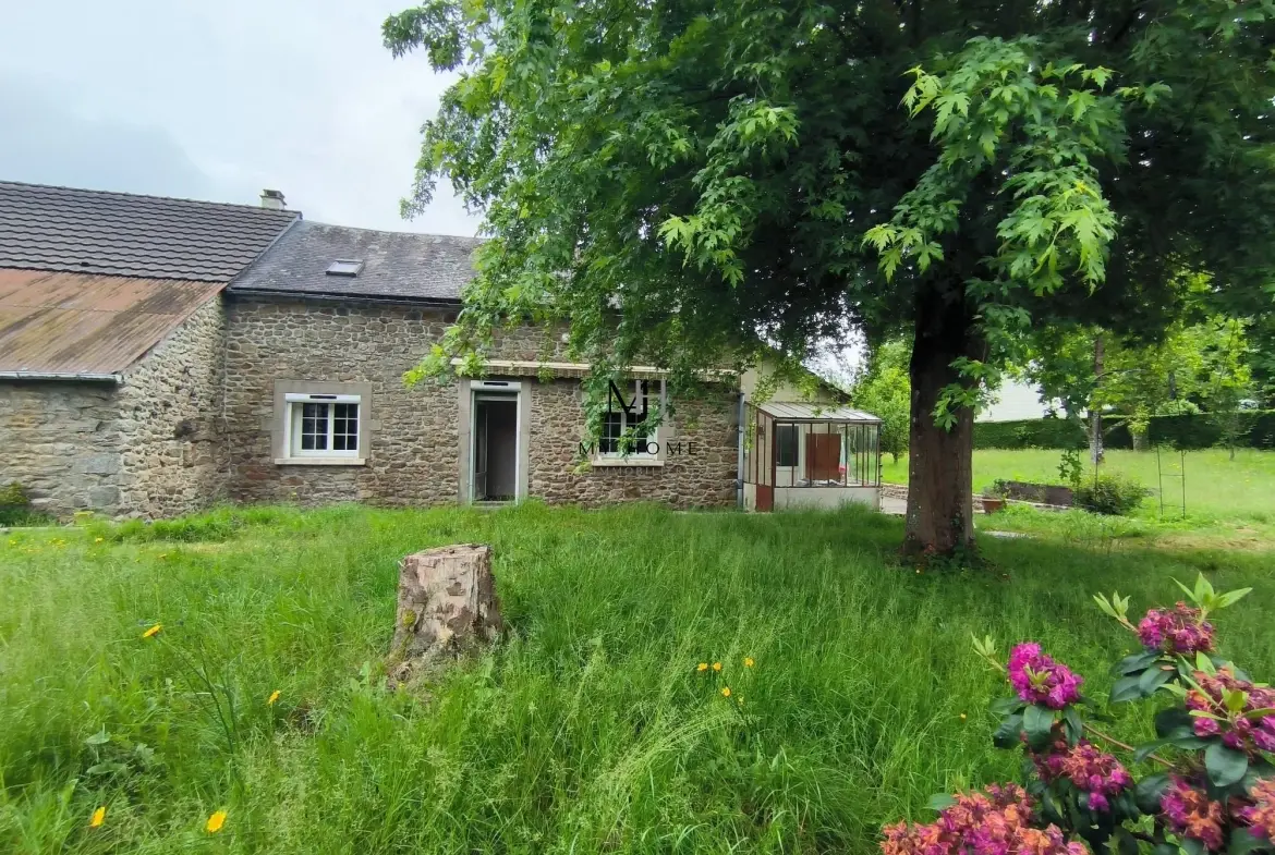 Longère à vendre à Saint-Pierre-des-Nids - 4 chambres, terrain clos et garage 