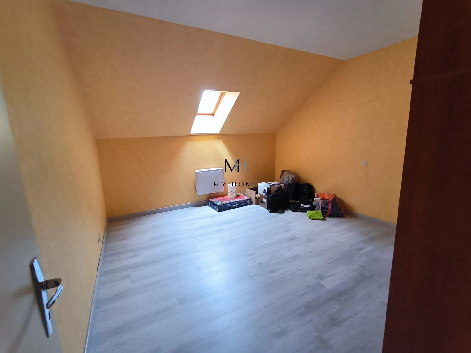 Longère à vendre à Saint-Pierre-des-Nids - 4 chambres, terrain clos et garage 