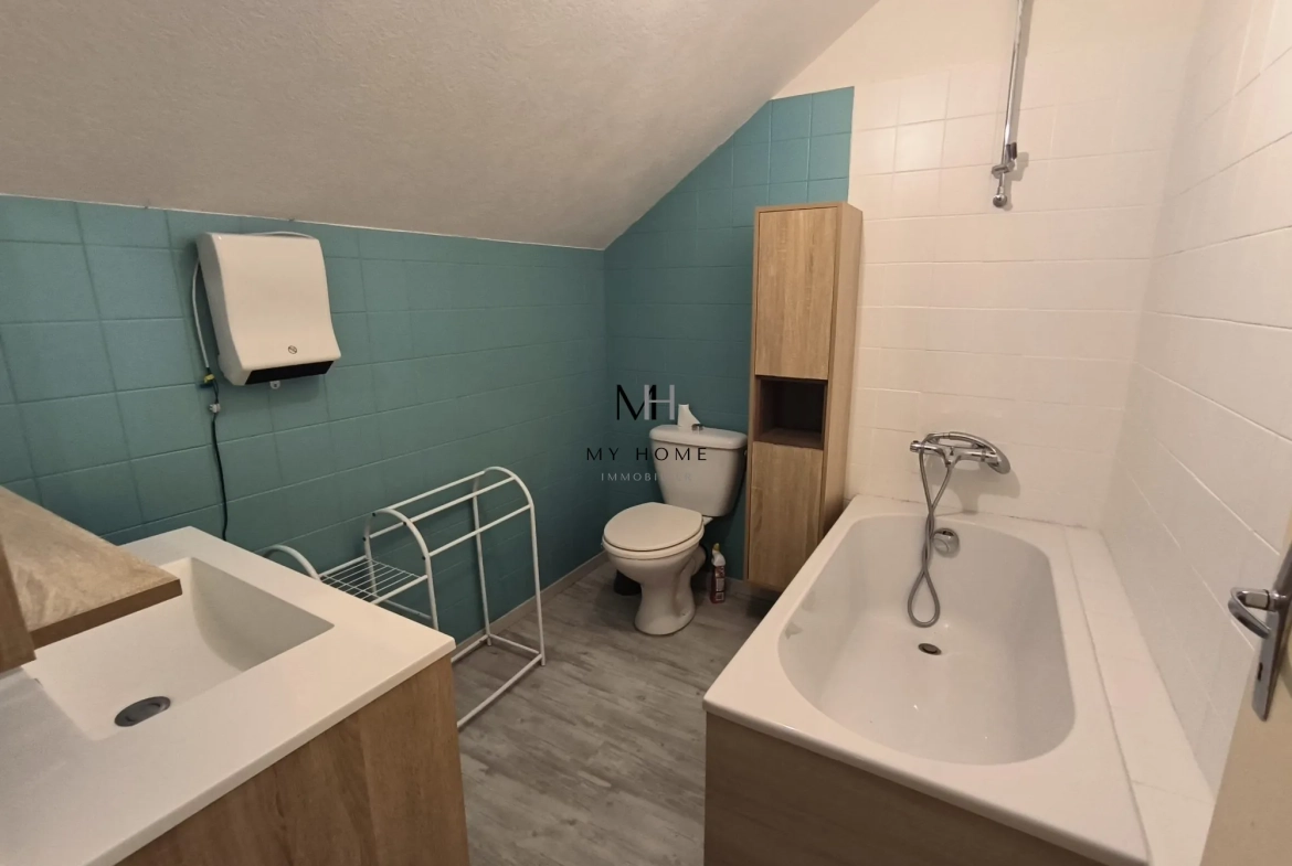 Longère à vendre à Saint-Pierre-des-Nids - 4 chambres, terrain clos et garage 