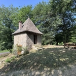 Charmante maison en pierre avec terrain arboré à Monceaux-sur-Dordogne