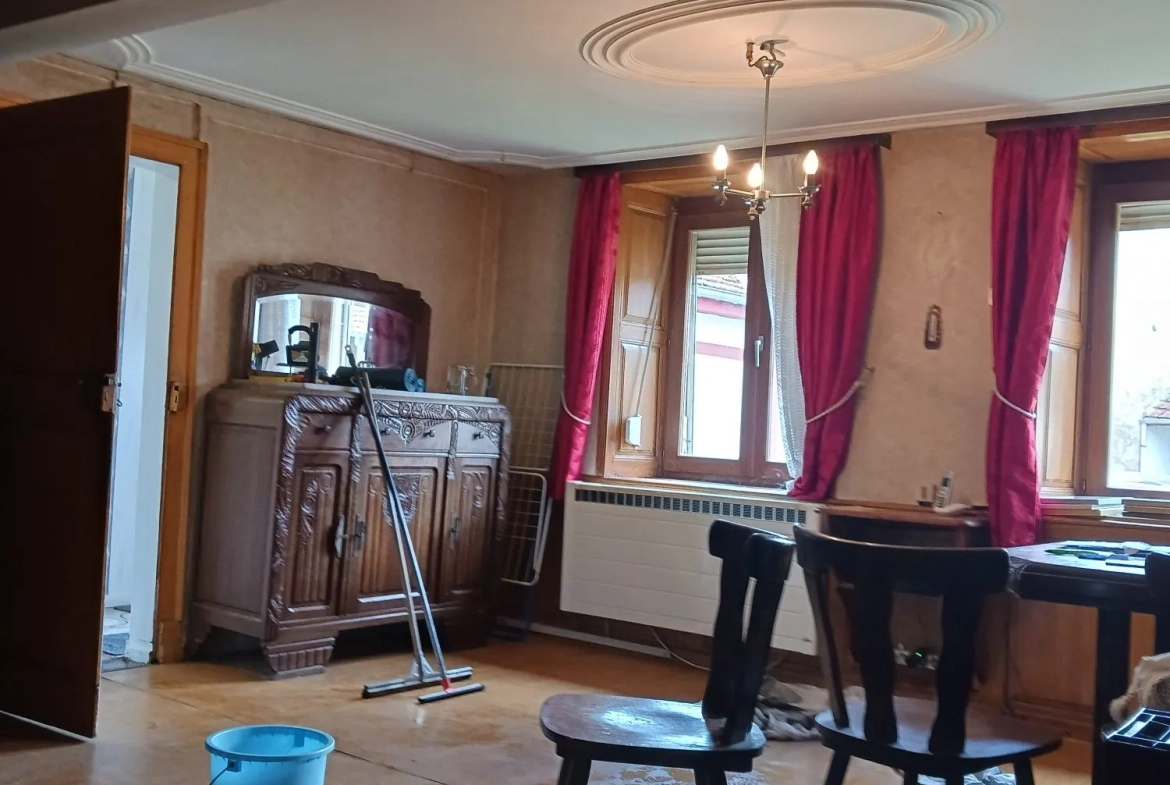 Maison de campagne à rénover avec jardin à Veckersviller - 90 m² 